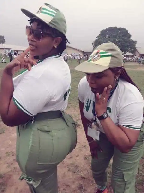 Female Corper Stares in Awe at the Massive Bum of Her Colleague (Photo)